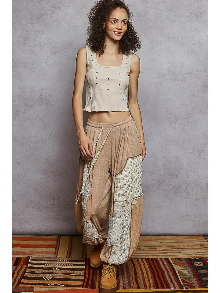 Solid Pattern Patch Detail Rib Knit Jogger Pants